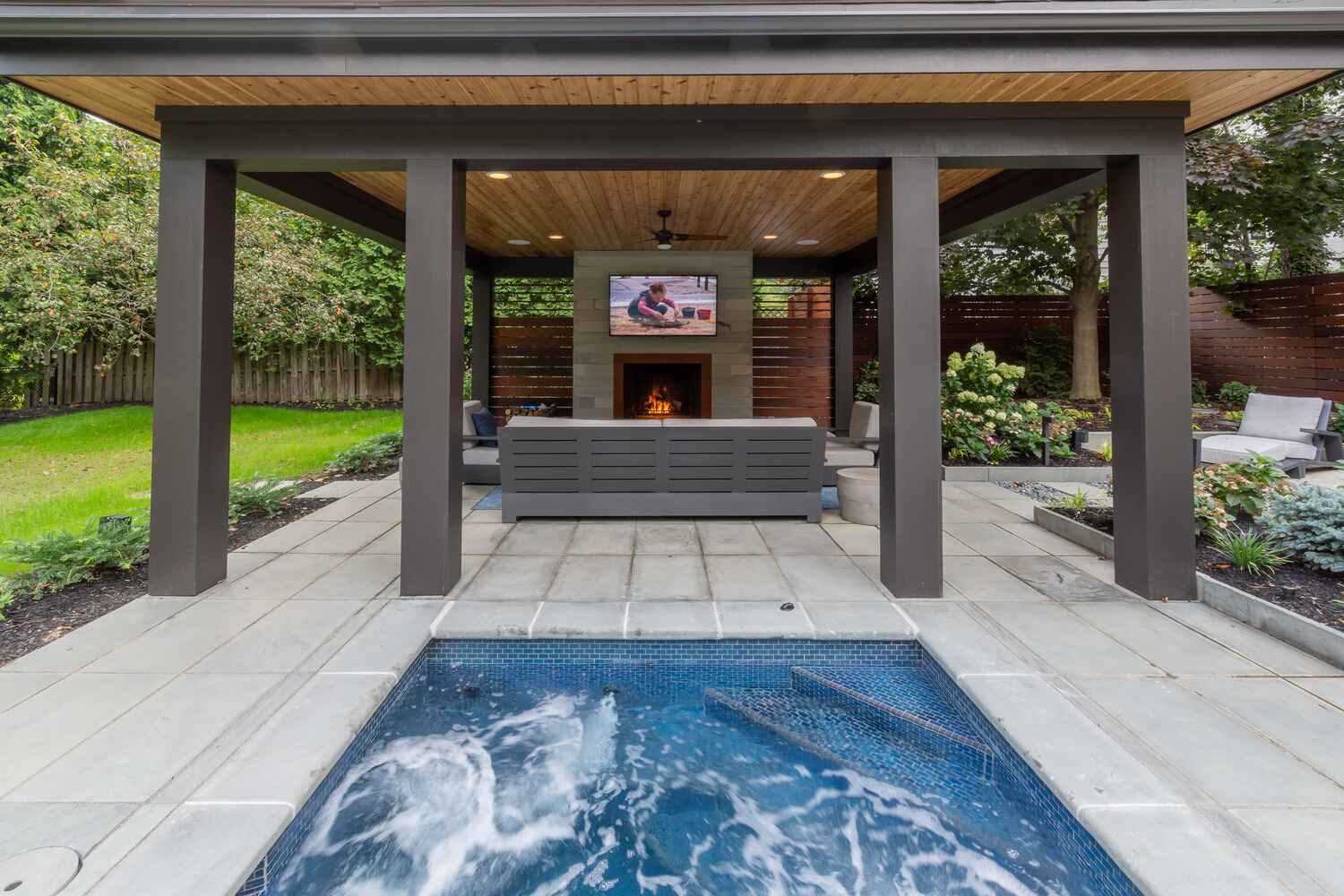 High-end outdoor pool in Beachwood, OH for resort-style entertaining
