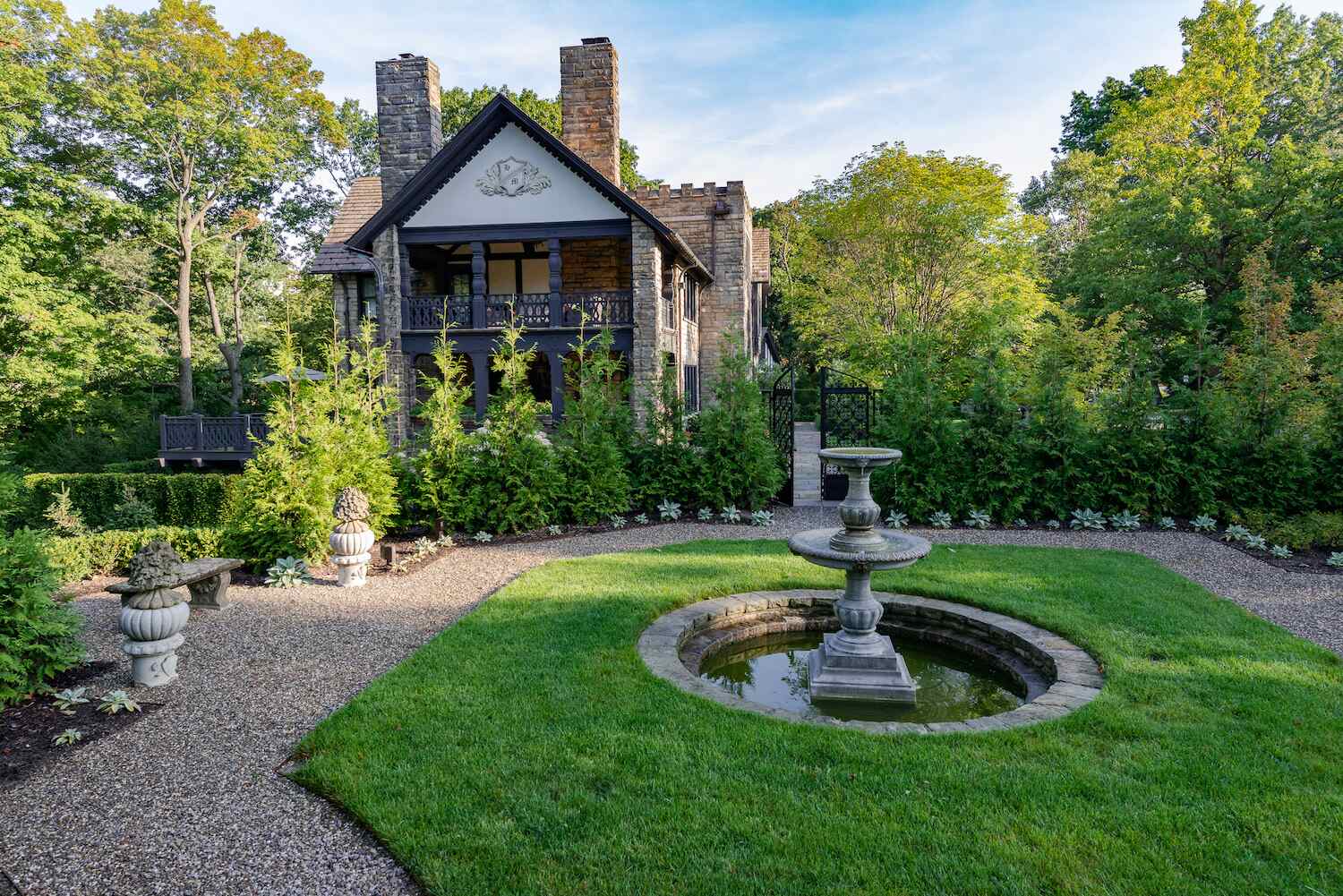 Professional weed and pest control in Chagrin Falls, OH for a healthier, greener lawn