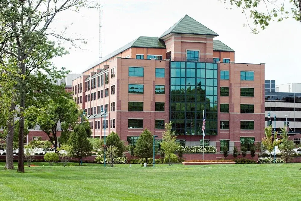 Professional commercial landscape maintenance in Cleveland, OH-2 (1)